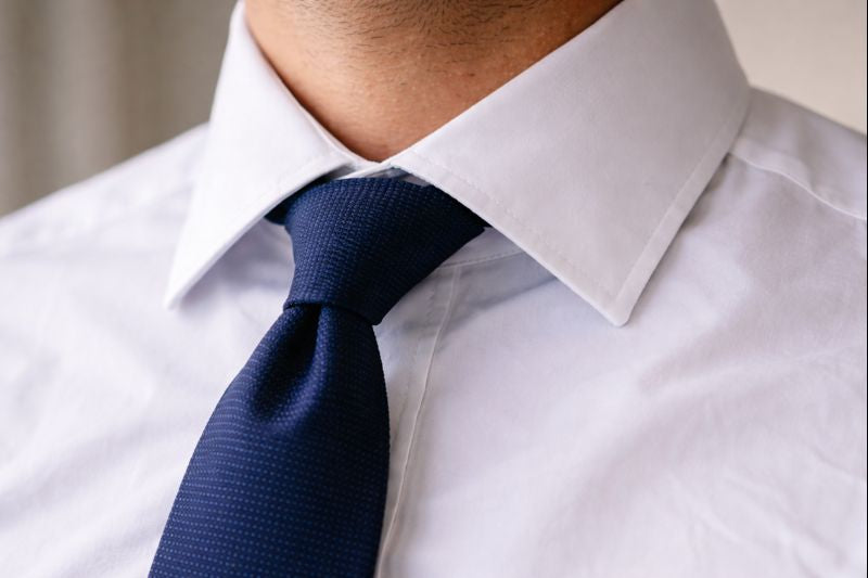 Collar Fit Problems: How to Tell If a Dress Shirt Collar Is Too Tight, Too Loose, or Just Wrong